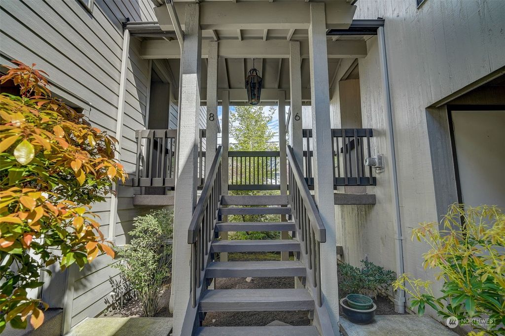 Photo of 1906 Colby Avenue #6, Everett, WA 98201 (MLS # 2218573)
