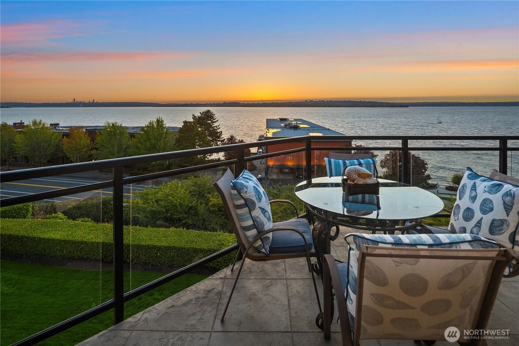 Photo of 725 1st Street S #302, Kirkland, WA 98033 (MLS # 2436699)