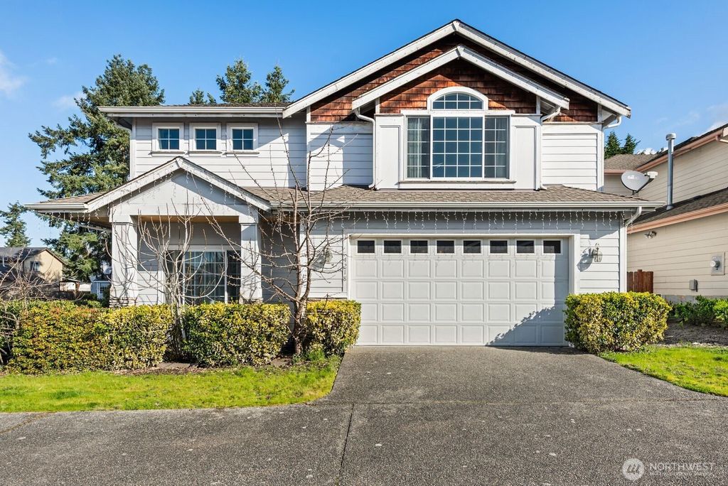 Photo of 4218 NE 9th Cir Cir, Renton, WA 98059 (MLS # 2499236)