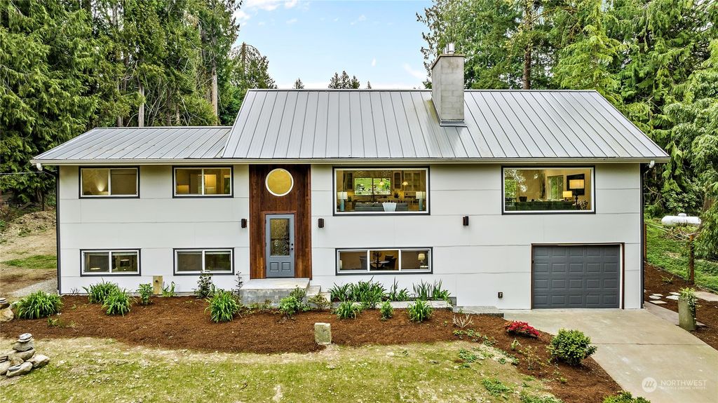 Photo of 13110 244th Avenue SE, Issaquah, WA 98027 (MLS # 2069314)