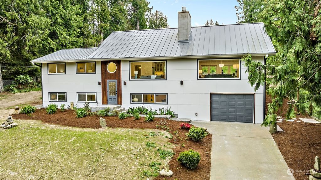 Photo of 13110 244th Avenue SE, Issaquah, WA 98027 (MLS # 2069314)