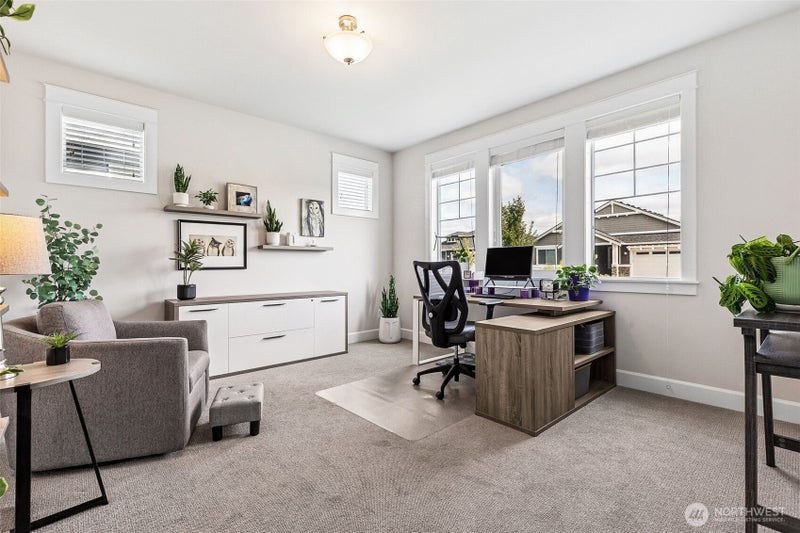 3111 Arrowroot Loop SE