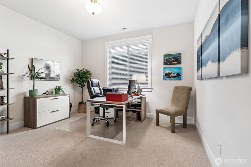 3111 Arrowroot Loop SE