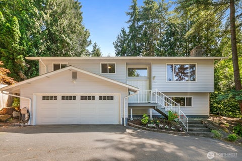 Photo of 19514 35th Avenue NE, Lake Forest Park, WA 98155 (MLS # 2550798)