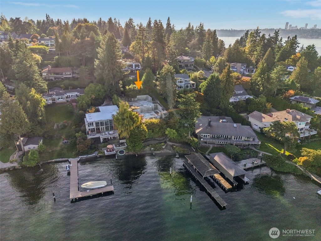 Photo of 7220 N Mercer Way, Mercer Island, WA 98040 (MLS # 2449152)