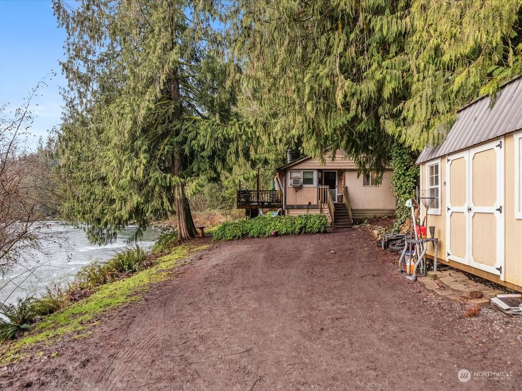 Photo of 19828 Crystal Springs Drive, Granite Falls, WA 98252 (MLS # 2321405)