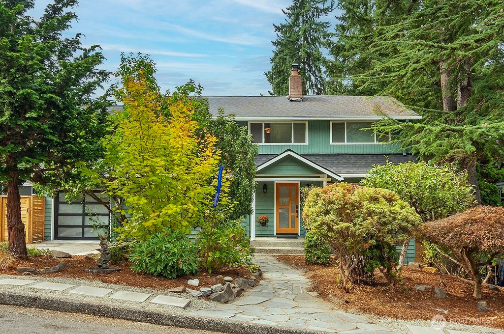 Photo of 17221 Palatine Avenue N, Shoreline, WA 98133 (MLS # 2416347)