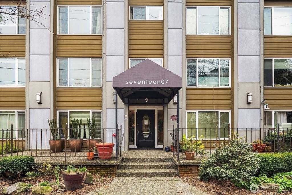 Photo of 1707 Boylston Avenue #206, Seattle, WA 98122 (MLS # 2480367)