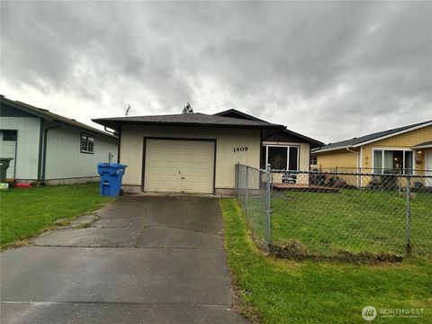 Photo of 1409 Bowmont Avenue, Kelso, WA 98626 (MLS # 2466017)