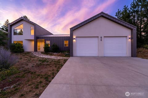 Photo of 820 Cedar Street, Leavenworth, WA 98826 (MLS # 2544719)