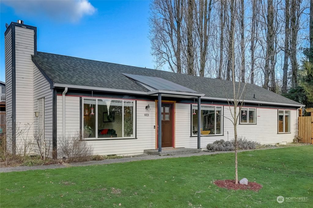 Photo of 4029 Serene Way, Lynnwood, WA 98087 (MLS # 2199150)