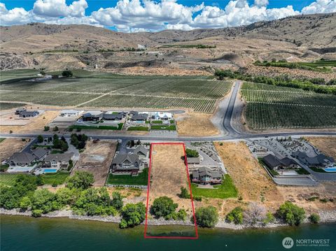 Photo of 27 N Shore Drive, Orondo, WA 98843 (MLS # 2342073)