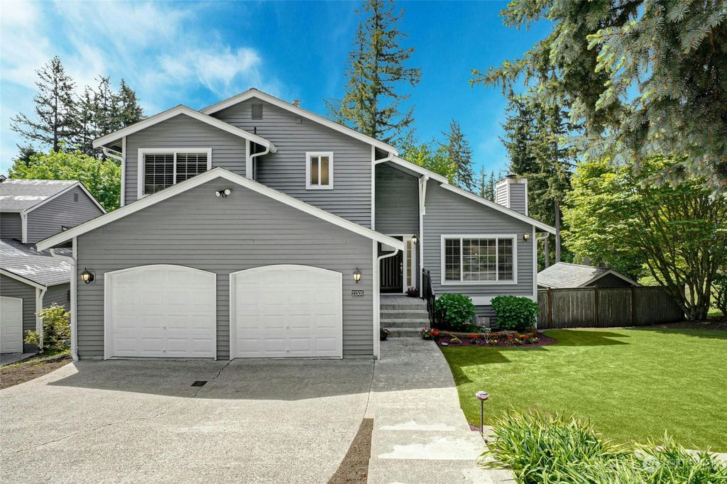 Photo of 21505 NE 10th Place, Sammamish, WA 98074 (MLS # 2237705)