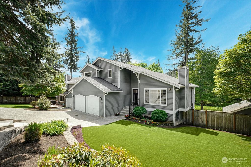 Photo of 21505 NE 10th Place, Sammamish, WA 98074 (MLS # 2237705)
