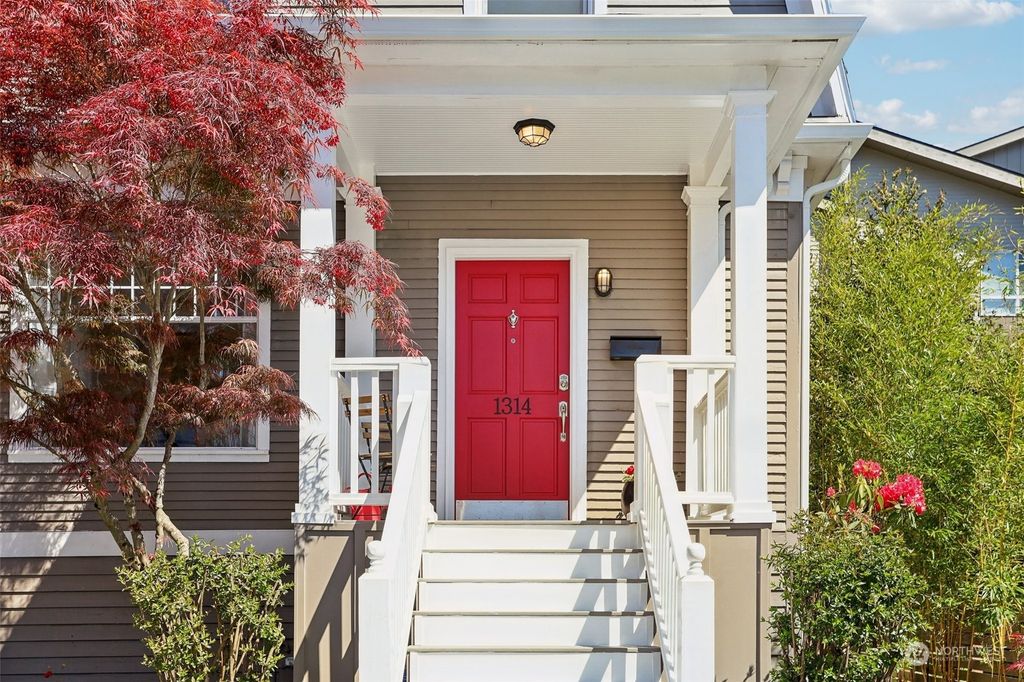 Photo of 1314 E Marion Street, Seattle, WA 98122 (MLS # 2224084)