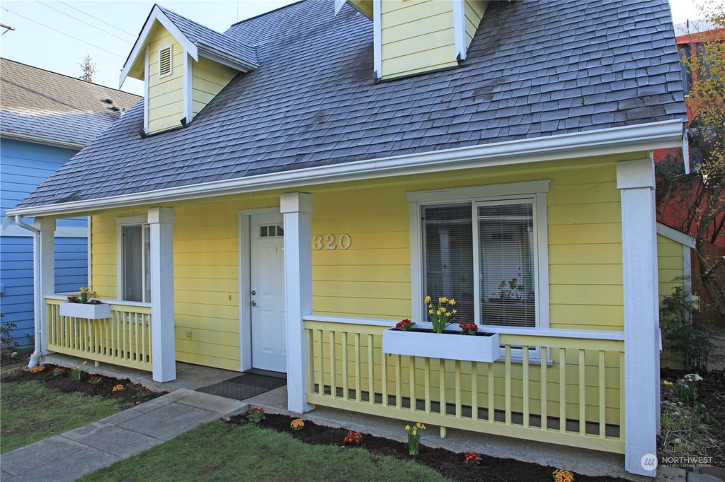 Photo of 1320 N 184th Court #11, Shoreline, WA 98133 (MLS # 2045000)