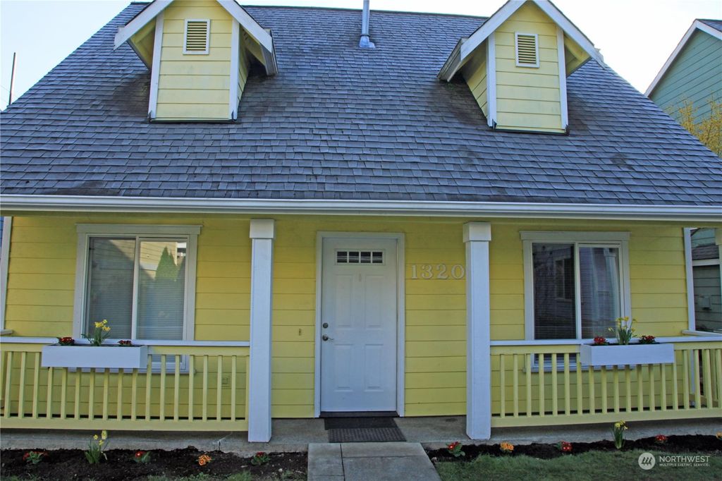 Photo of 1320 N 184th Court #11, Shoreline, WA 98133 (MLS # 2045000)
