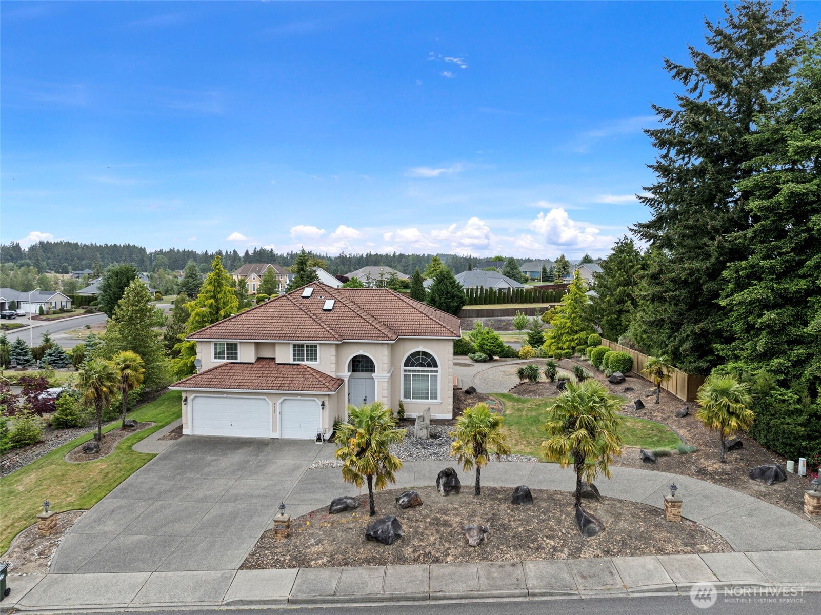 2131 Huntington Loop SE