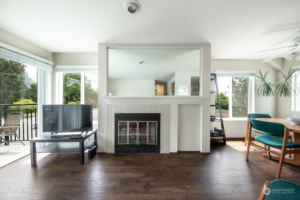 Photo of 5901 Phinney Avenue N #201, Seattle, WA 98103 (MLS # 2101864)