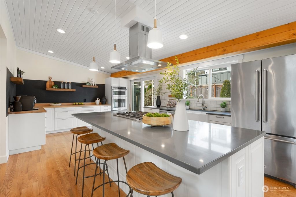 Photo of 1205 165th Avenue SE, Bellevue, WA 98009 (MLS # 2210616)