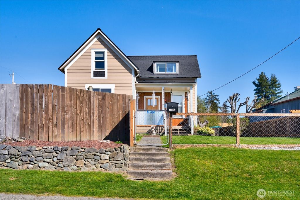 Photo of 18447 W Lincoln Street, Mount Vernon, WA 98273 (MLS # 2531453)