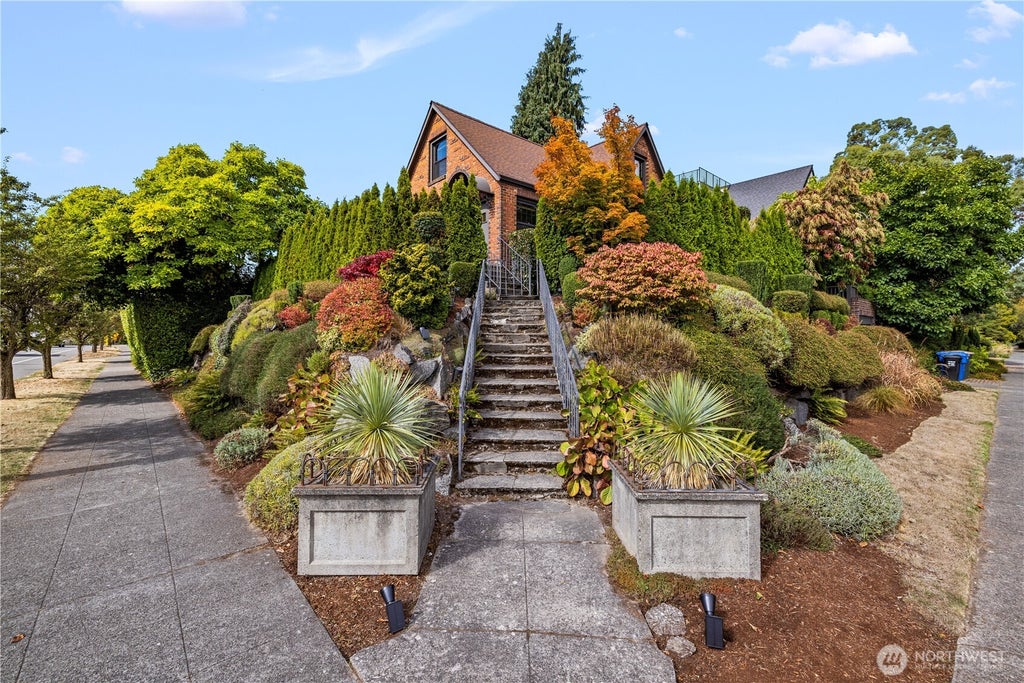 Photo of 2355 45th Avenue SW, Seattle, WA 98116 (MLS # 2586952)