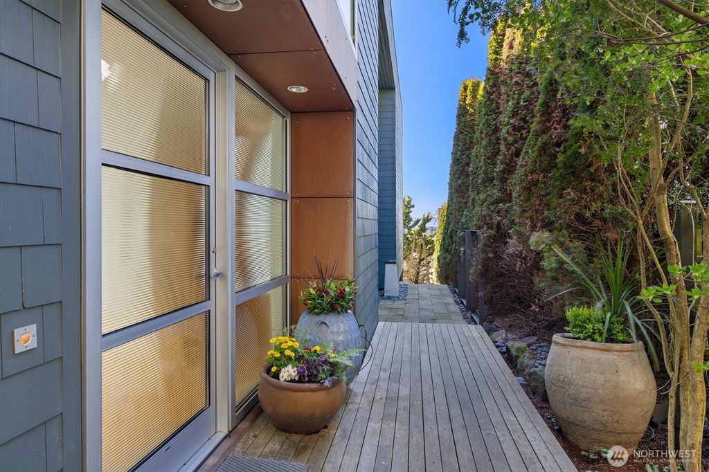 Photo of 1953 9th Avenue W, Seattle, WA 98119 (MLS # 2502668)