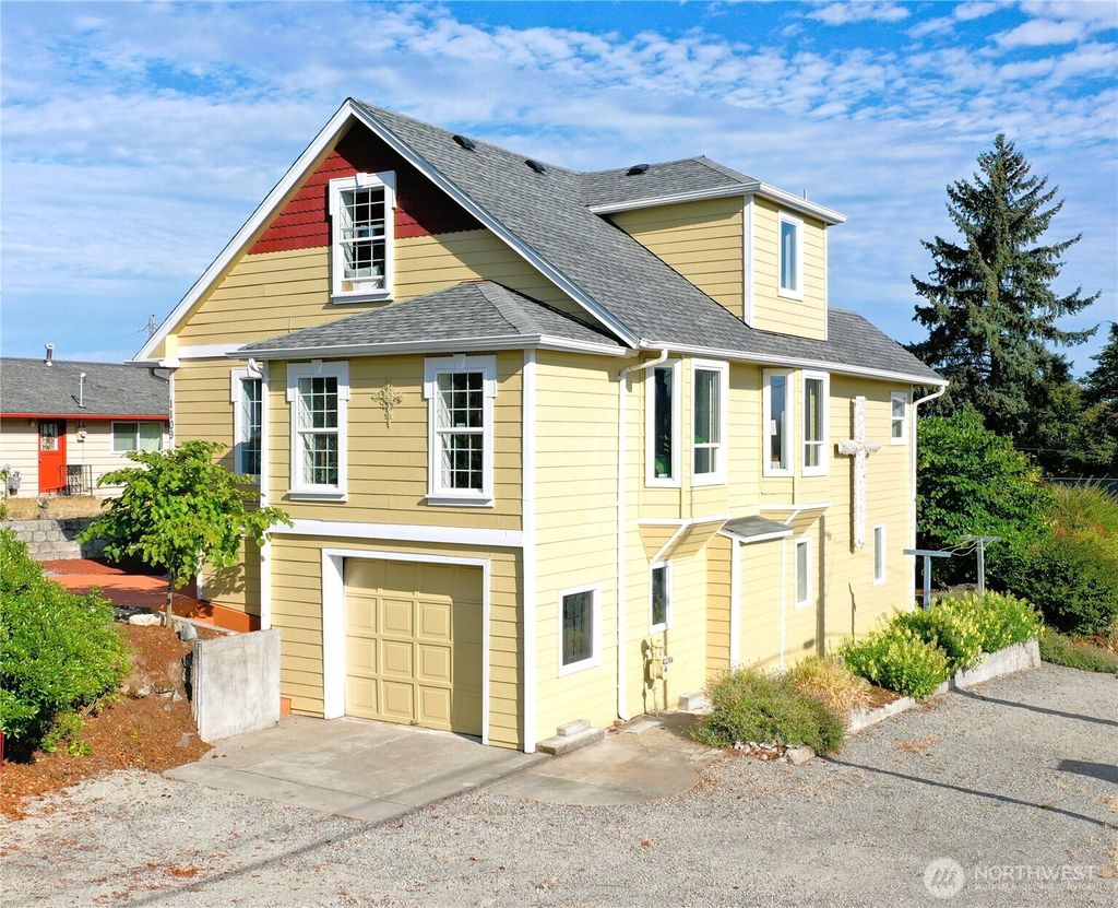 Photo of 1109 E 31 Street, Tacoma, WA 98404 (MLS # 2491626)