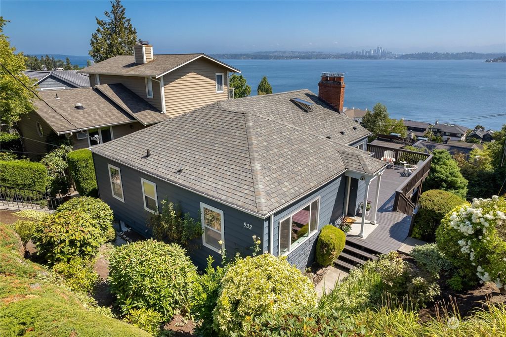 Photo of 932 33rd Avenue S, Seattle, WA 98144 (MLS # 2274403)