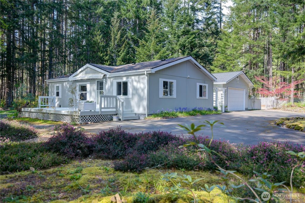 Photo of 51 N Silver Lane N, Hoodsport, WA 98548 (MLS # 2515112)