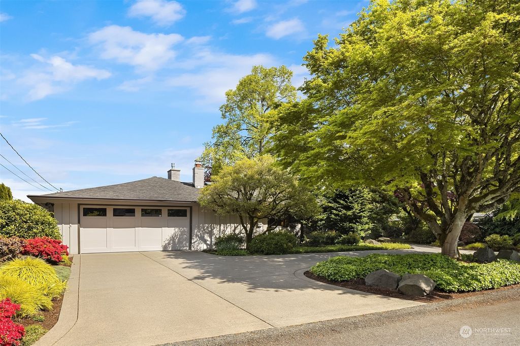 Photo of 4240 94th Avenue SE, Mercer Island, WA 98040 (MLS # 2063577)
