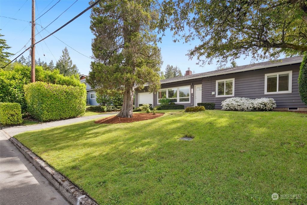 Photo of 312 160th Avenue NE, Bellevue, WA 98008 (MLS # 2246275)