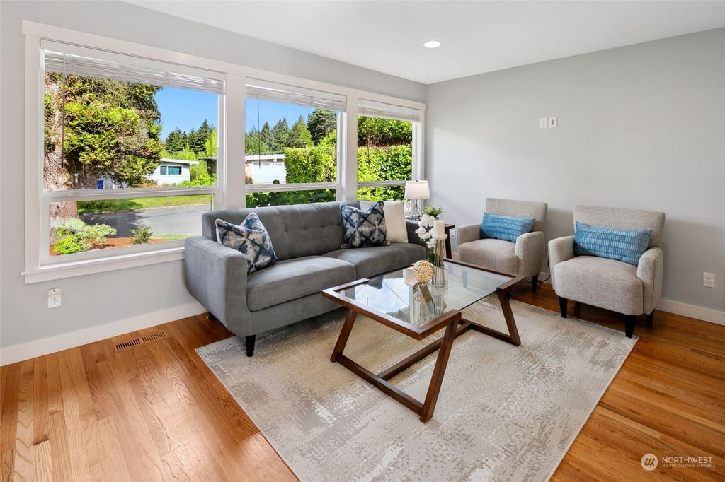 Photo of 312 160th Avenue NE, Bellevue, WA 98008 (MLS # 2246275)