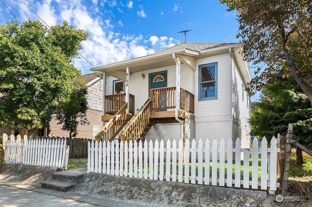 Photo of 8136 Silva Avenue SE, Snoqualmie, WA 98065 (MLS # 2000782)