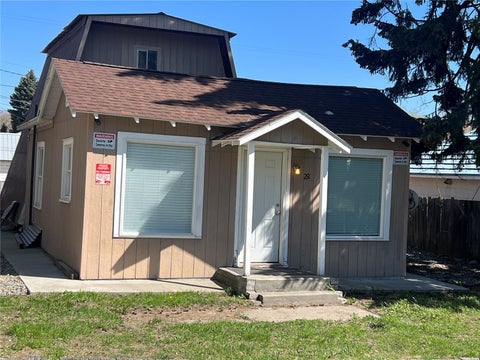 Photo of 28 N Fir St St, Omak, WA 98841 (MLS # 2595343)