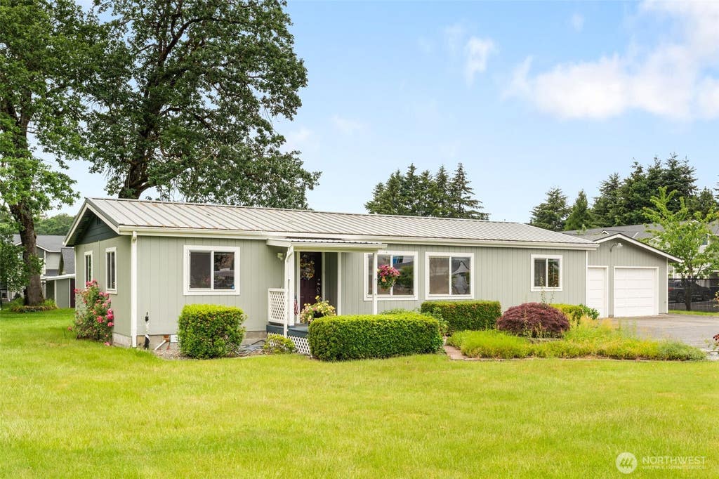 Photo of 2999 Harrison Avenue, Centralia, WA 98531 (MLS # 2536284)