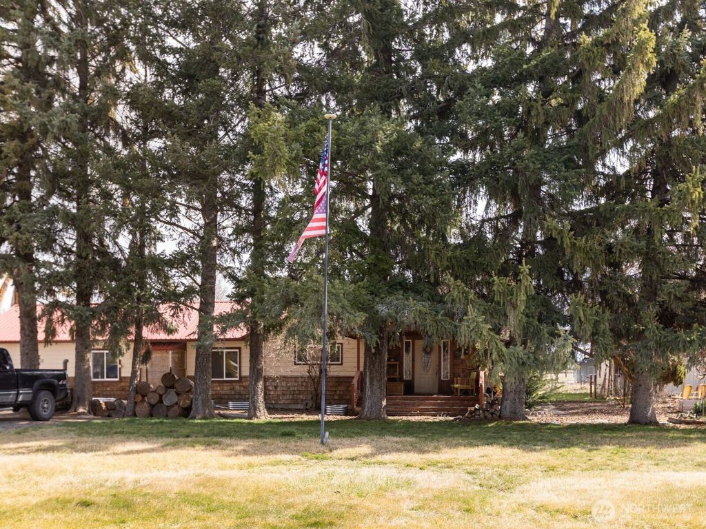 Photo of 812 N Pfenning Road, Ellensburg, WA 98926 (MLS # 2494430)