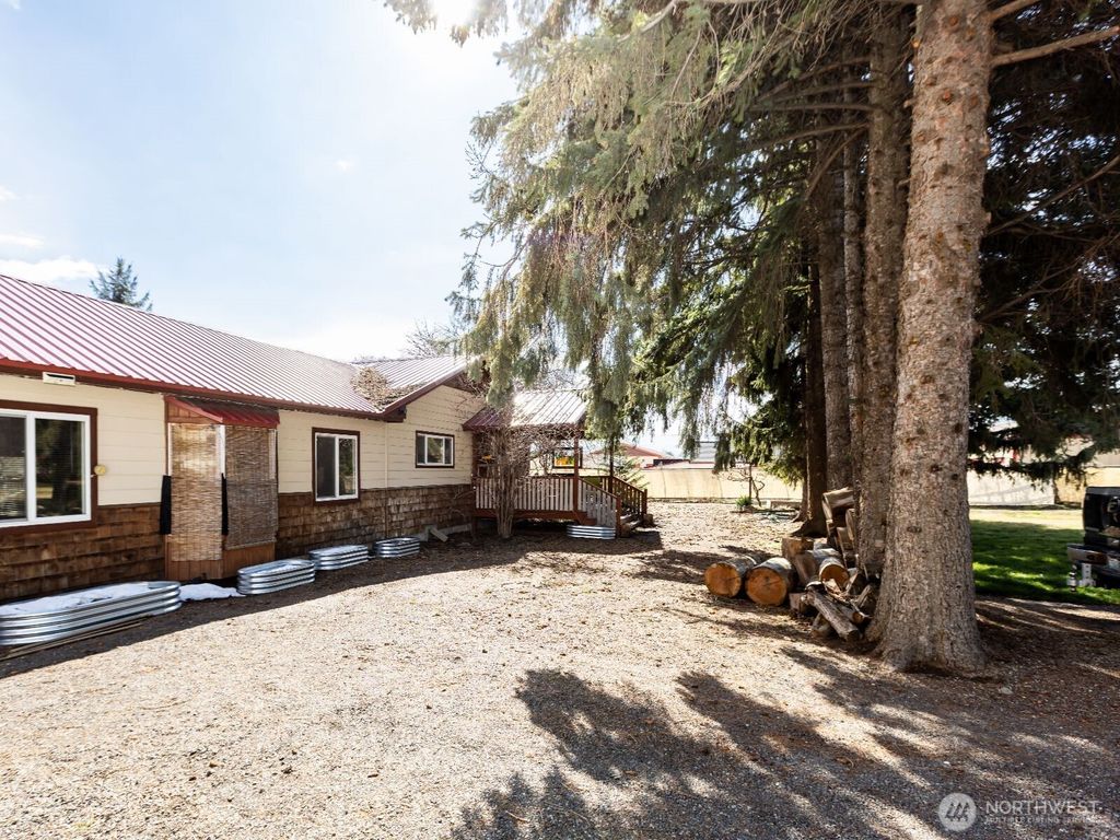 Photo of 812 N Pfenning Road, Ellensburg, WA 98926 (MLS # 2494430)