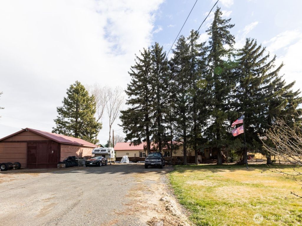 Photo of 812 N Pfenning Road, Ellensburg, WA 98926 (MLS # 2494430)