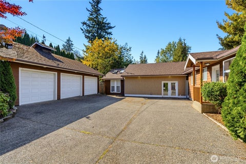 Photo of 3326 Lakeway Drive, Bellingham, WA 98229 (MLS # 2592824)