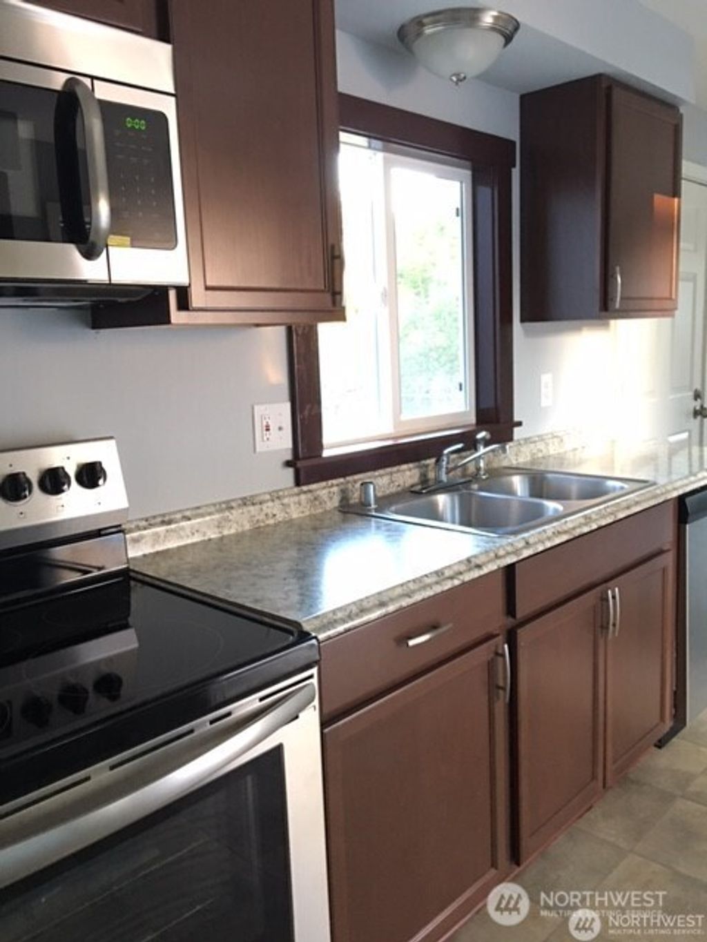 Photo of 305 M St SE St, Auburn, WA 98002 (MLS # 2463217)