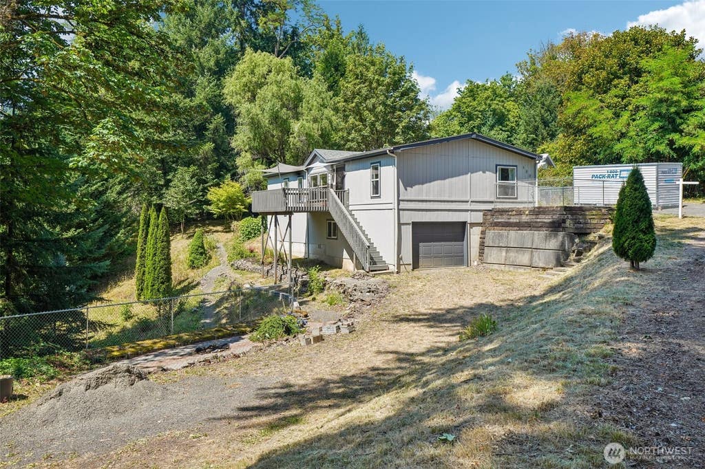 Photo of 127 Pioneer Avenue NE, Castle Rock, WA 98611 (MLS # 2564695)