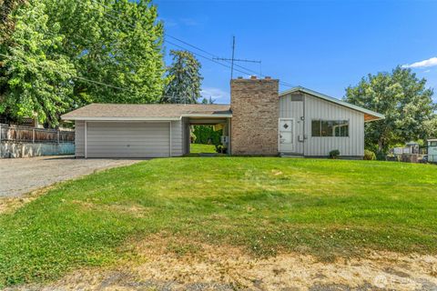 Photo of 783 N Keller Avenue, East Wenatchee, WA 98802 (MLS # 2560363)