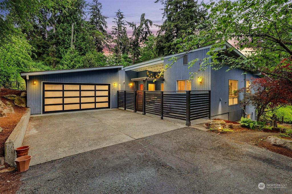 Photo of 4531 NE 106th Street, Seattle, WA 98125 (MLS # 2235787)