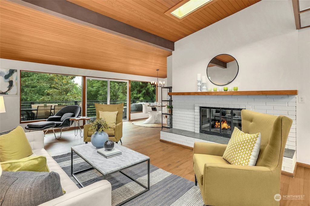Photo of 4531 NE 106th Street, Seattle, WA 98125 (MLS # 2235787)