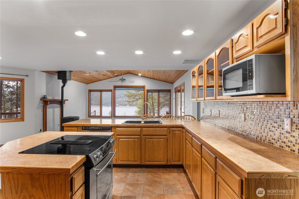 Photo of 2378 Eagle River Way, Kettle Falls, WA 99141 (MLS # 2486137)