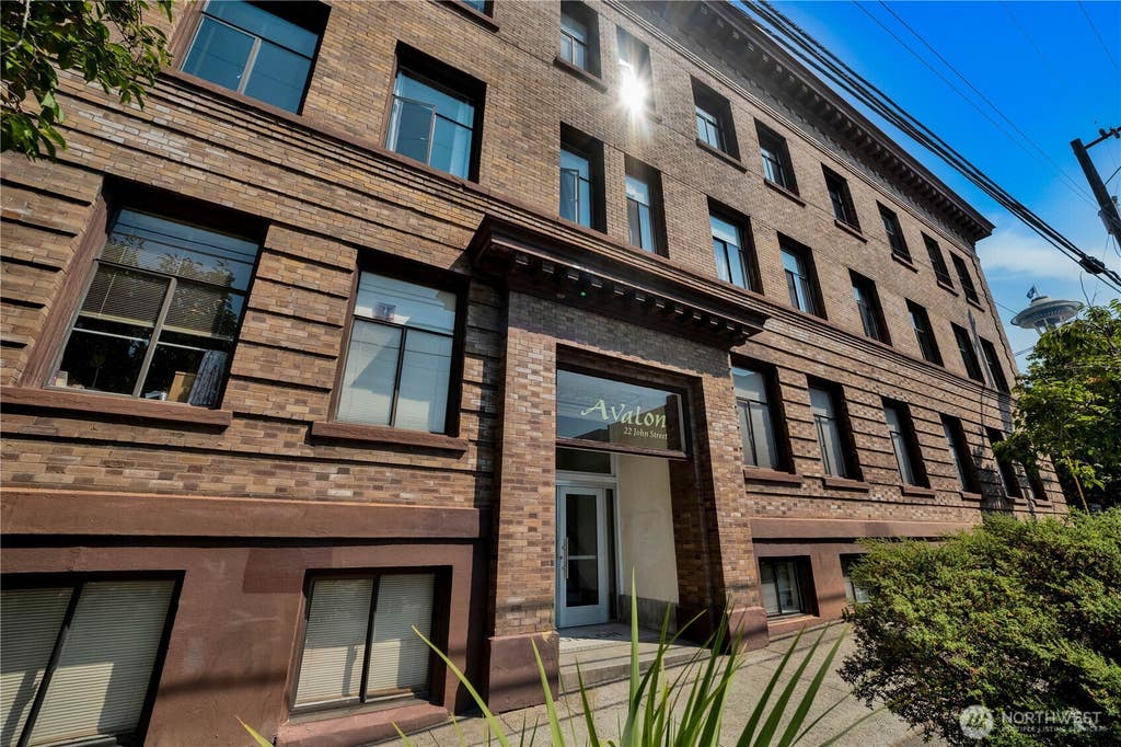 Photo of 22 John Street #5, Seattle, WA 98109 (MLS # 2567039)