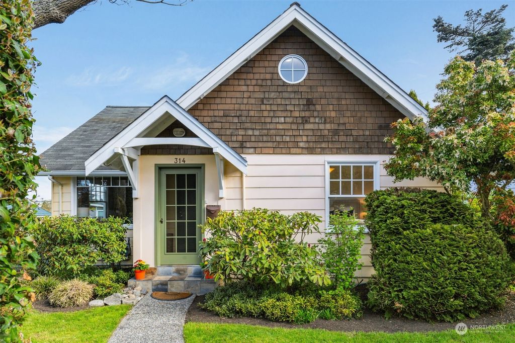 Photo of 314 NW 47th Street, Seattle, WA 98107 (MLS # 2226600)