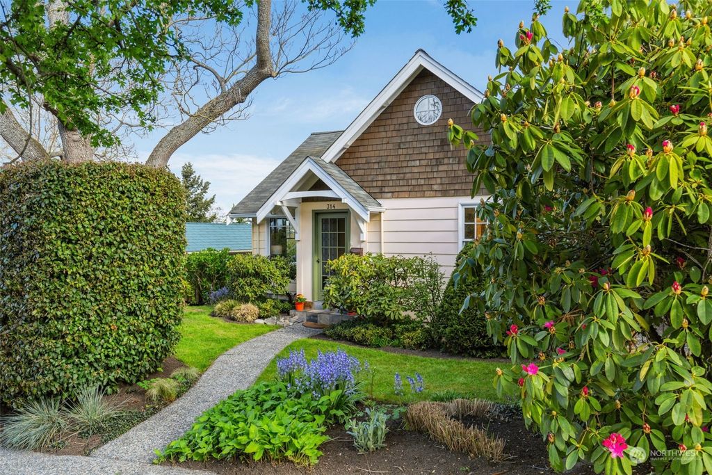 Photo of 314 NW 47th Street, Seattle, WA 98107 (MLS # 2226600)