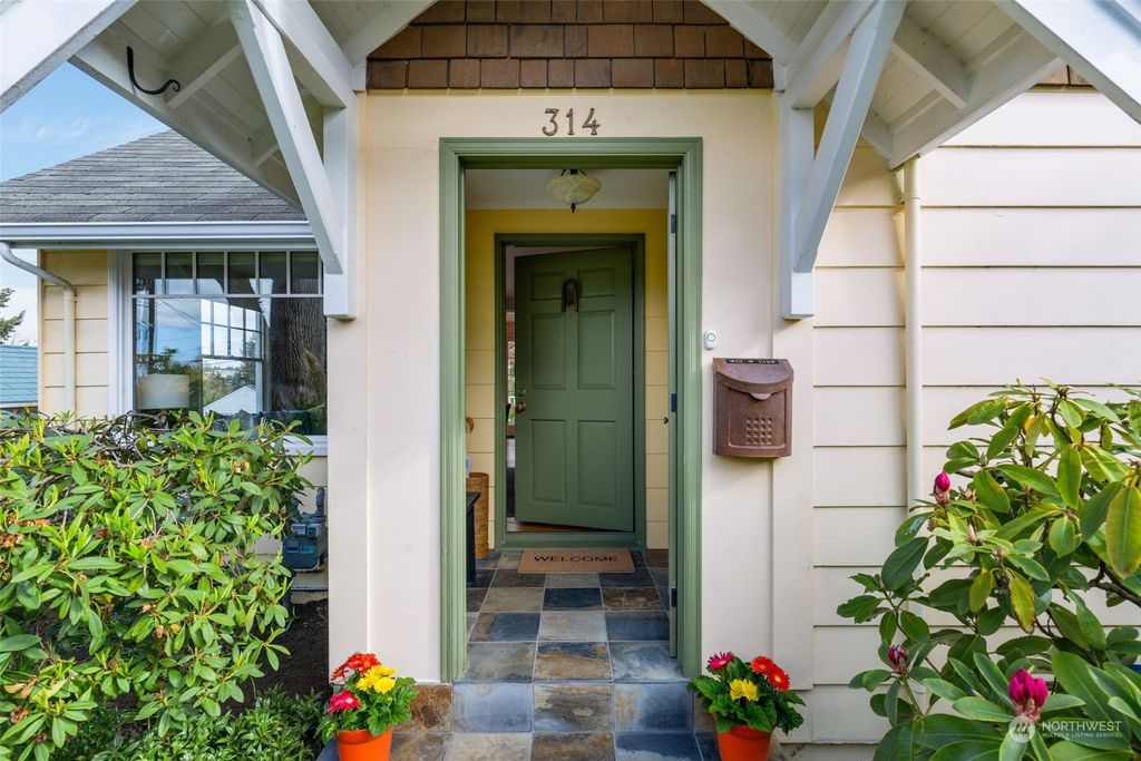 Photo of 314 NW 47th Street, Seattle, WA 98107 (MLS # 2226600)